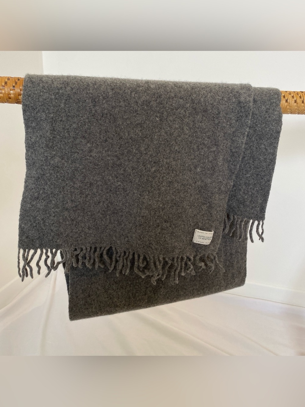 United Colors of Benetton Mid 90s 100% Wool Grey Fringed Scarf Made in Italy